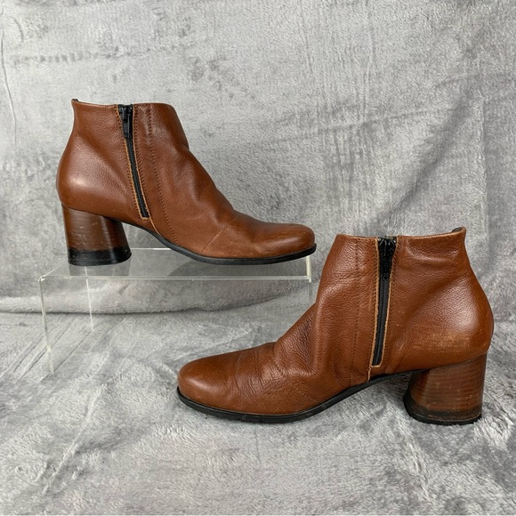 ALL BLACK Boots Women US 7.5 EU38 Brown Leather Made In Italy Heeled Ankle Boots - Picture 2 of 11
